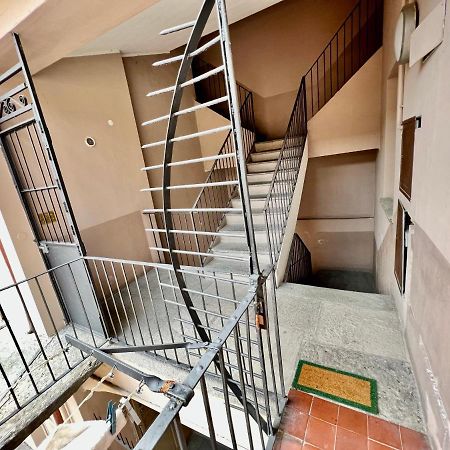 Abstract House Design Home In Center Of トリノ エクステリア 写真
