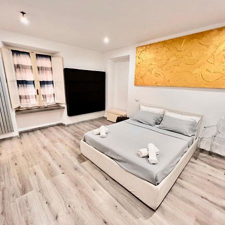 Abstract House Design Home In Center Of トリノ エクステリア 写真